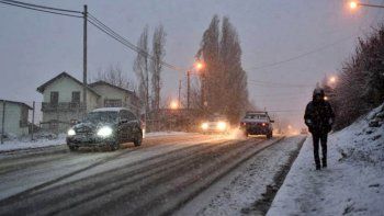 una tormenta de nieve azota a bariloche y alrededores