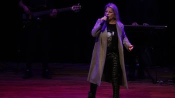 Qué le pasa a Dalila: se desmayó en pleno show y hay preocupación | LMCipolletti.com Qué le pasa a Dalila: se desmayó en pleno show y hay preocupación