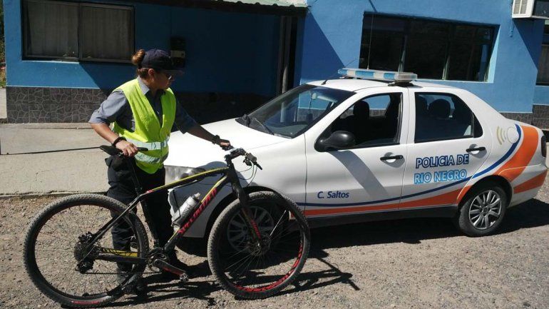 Le robaron la bici y se los encontró en la comisaría
