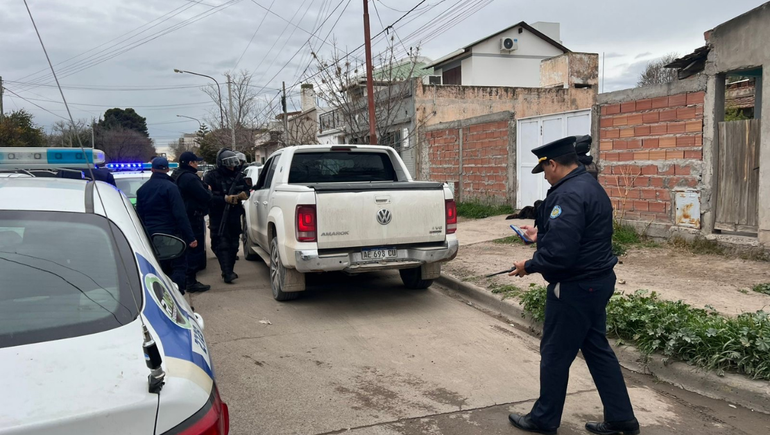 Una camioneta con pedido de secuestro activo por la Policía Federal