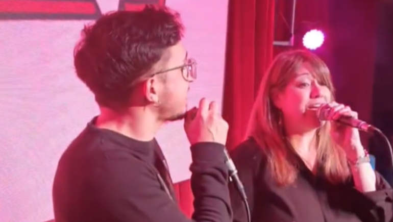 Video: Rodrigo Noya la rompió en el karaoke del casino
