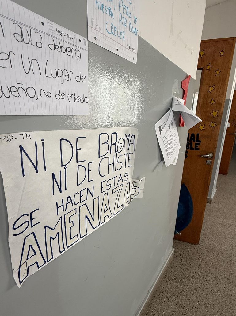 Los alumnos del turno mañana sintieron temor ante la amenaza de explosivos en un calefactor de la institución. 