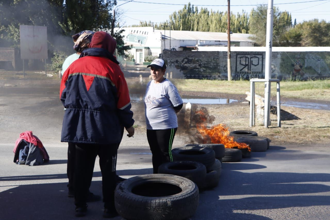 El puente carretero una vez más es lugar de manifestación. Foto: Anahí Cárdena.