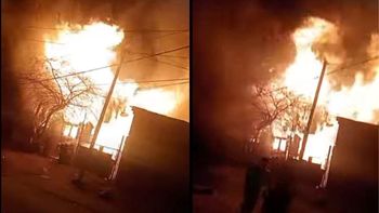 El incendio arrasó con la casa de Bariloche. Fallecieron dos personas. 