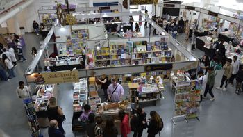 La muy respetada y admirada Feria del Libro de Cipolletti se concretará entre el 9 y el 18 de octubre en instalaciones del Complejo Cultural Cipolletti. Ya se palpita el que será un acontecimiento cultural de primer nivel para la ciudad. La muy respetada y admirada Feria del Libro de Cipolletti se concretará entre el 9 y el 18 de octubre en instalaciones del Complejo Cultural Cipolletti. Ya se palpita el que será un acontecimiento cultural de primer nivel para la ciudad.