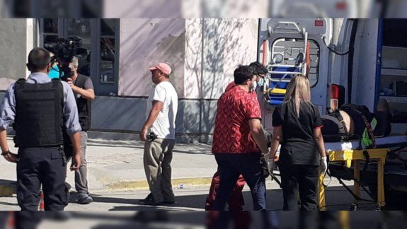 Chocó el tendido eléctrico y un obrero cayó desde 15 metros