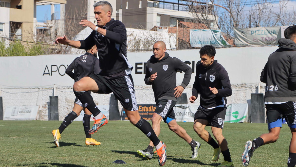 Manolo Berra fue uno de los jugadores más regulares de Cipolletti en el año. Fotos: Anahí Cárdena