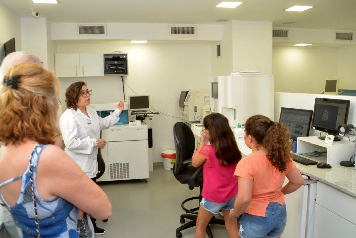 Los empleados de IDAC mostraron las nuevas instalaciones a familiares