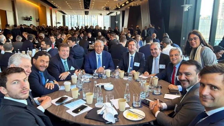 El encuentro se dio en el marco del Argentina Week, donde participaron otros gobernadores del país, empresarios e inversores internacionales.