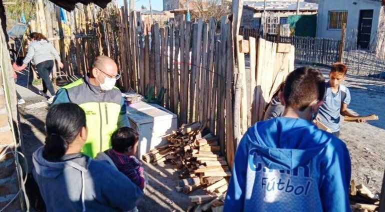Choferes del Hospital de Roca trabajan y se organizan para ayudar