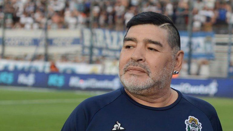 Decretan tres días de duelo nacional por la muerte de Maradona