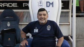 un enfermero dijo que maradona estaba con vida el miercoles a la manana