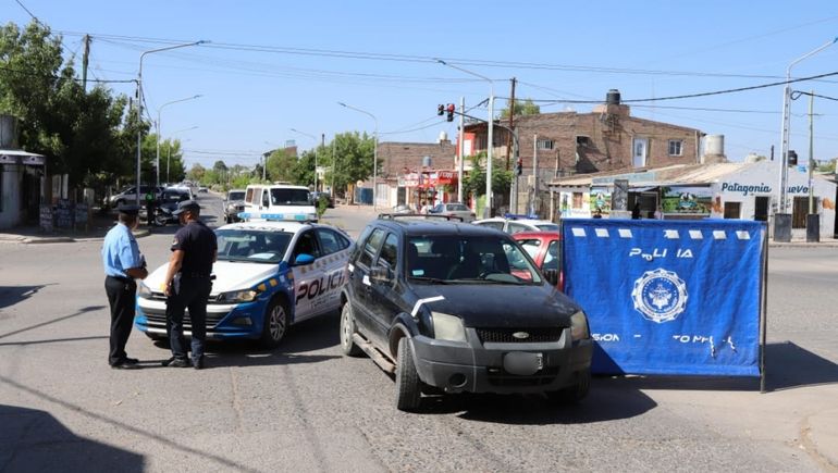 Conmoción en el oeste neuquino: se descompensó mientras manejaba, chocó y murió