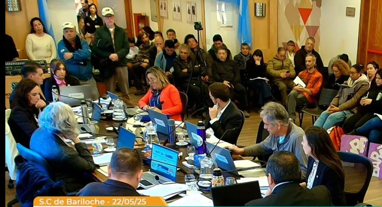 La iniciativa fue presentada por los concejales Leandro Costa Brutten (Incluyendo Bariloche) y Juan Pablo Ferrari (Juntos Somos Río Negro).