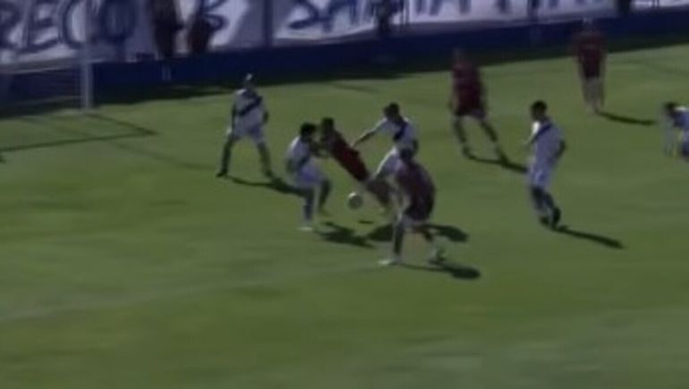 Insólito penal de Brown de Puerto Madryn a Círculo Deportivo.