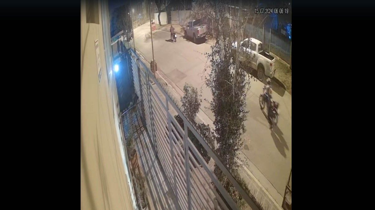 Los ladrones se llevaron las dos motos corriendo. Hasta el momento no han aparecido.&nbsp;