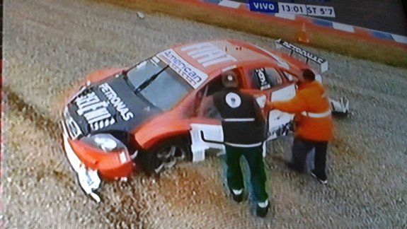 Súper TC 2000: Urcera iba segundo pero un choque con Chapur lo dejó fuera de carrera