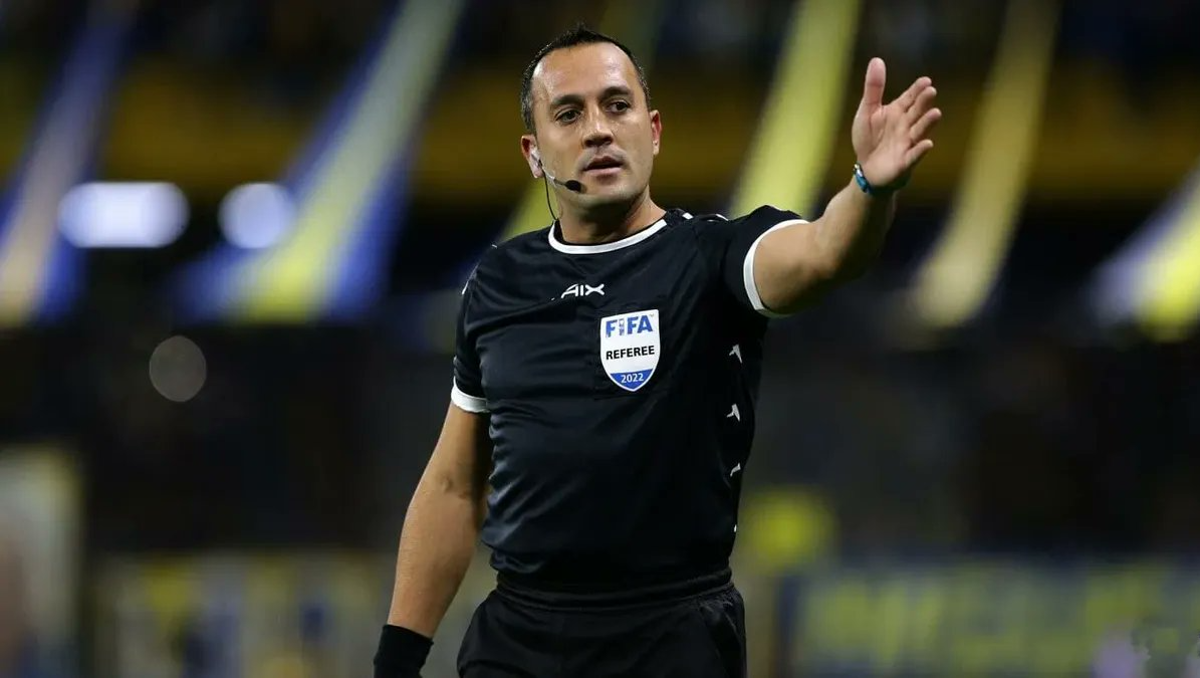 El árbitro que trató de burros a los hinchas dijo que no es soberbio