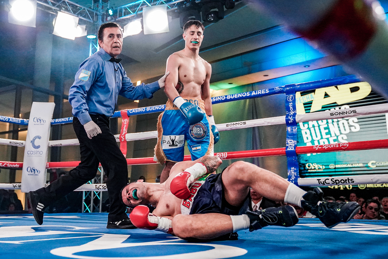 Insólito: se tuvo que afeitar antes de subir al ring y lo noquearon en dos minutos