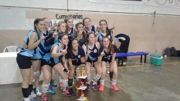 El plantel sub-19 de Cipo, campeón provincial como local.