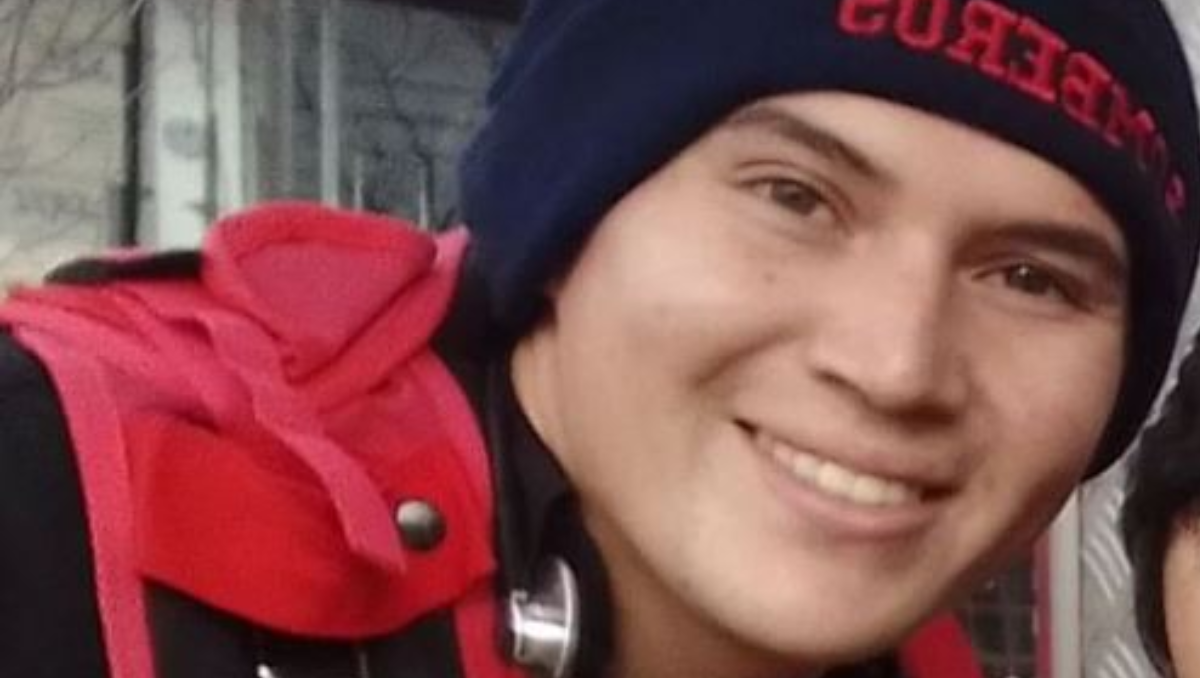 Joven bombero voluntario sufrió un choque y pelea por su vida