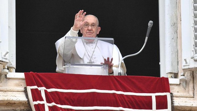 El Papa despertó la ira de Ucrania al pedirle que levante la bandera blanca ante Rusia