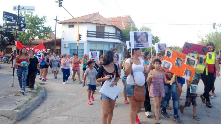 Familiares y amigos de Emilia Vera no pierden las esperanzas de encontrarla con vida y piden que no se detenga su búsqueda.&nbsp;