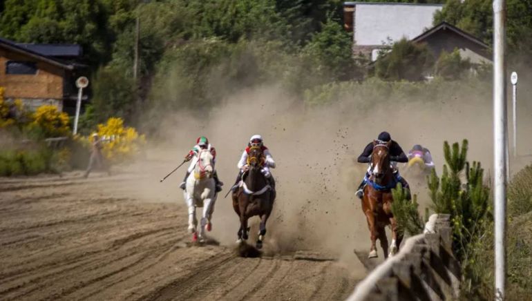 El accidente con el caballo ocurri&oacute; en el club h&iacute;pico Los Tamariscos de Mainqu&eacute;.&nbsp;