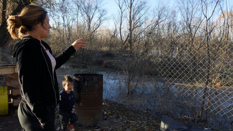 Hay 534 personas en riesgo por la crecida del río Neuquén