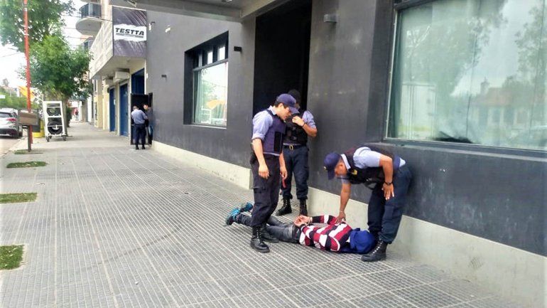 Conocido delincuente de Neuquén falló tres veces con un robo en Cipolletti