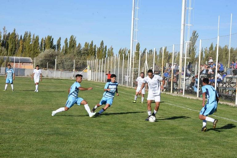 La Amistad-Atlético Regina, el partido de la fecha de la Liga Confluencia en fotos