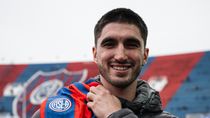 Tuti Del Prete ya posó con la camiseta de San Lorenzo. Tuti Del Prete ya posó con la camiseta de San Lorenzo.