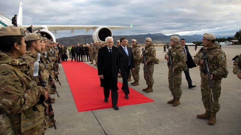 El presidente de Italia visitó el Invap y navegó el Nahuel Huapi