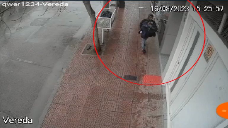 Video: Rompe la puerta y desvalija local céntrico ¡de día!