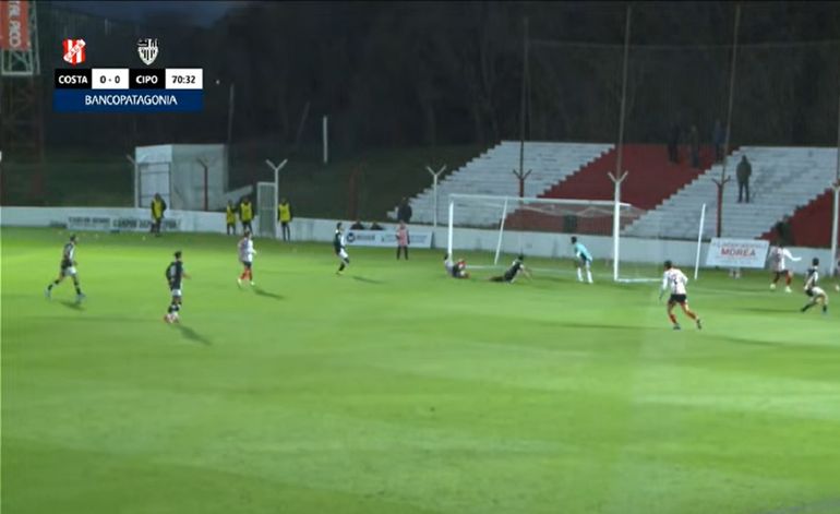 Cipo jugó 40 minutos con diez y perdió por un gol polémico ante Costa Brava