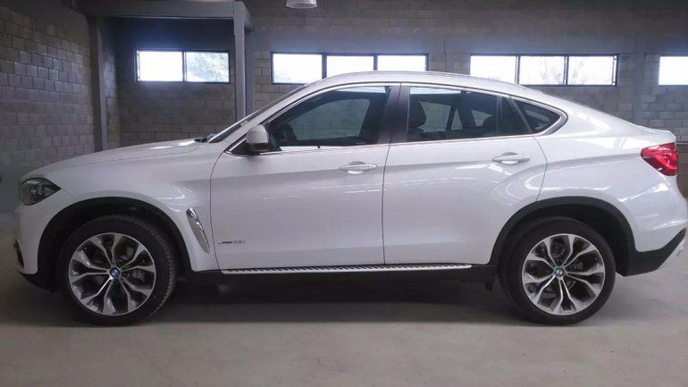 El sindicato de la Fruta venderá dos lujosas camionetas