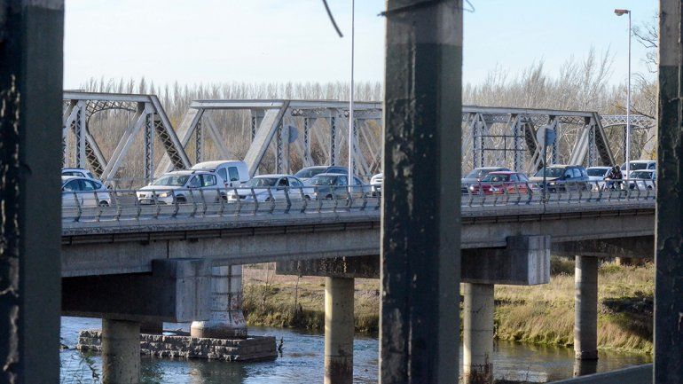 Condenan a una mujer por intentar ahogar a su hijo en el río