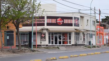 asalto en una panaderia: se llevaron la caja registradora e hirieron a un cliente asalto en una panaderia: se llevaron la caja registradora e hirieron a un cliente