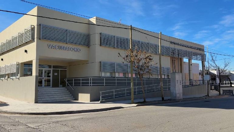 Por la cesantía de los dos profesionales, hay servicios comprometidos en la atención.