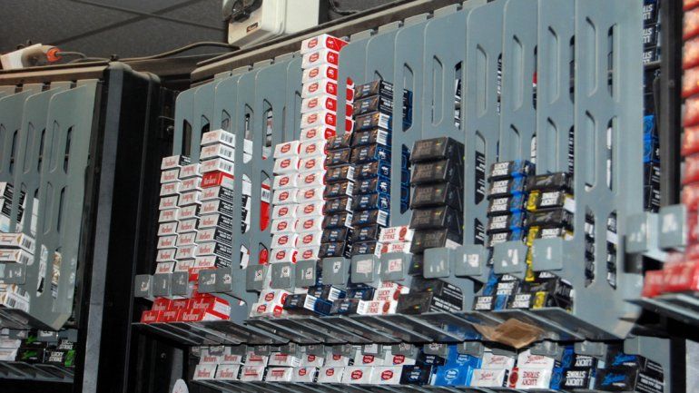 Los cipoleños fumadores optan cada vez más por segundas marcas.