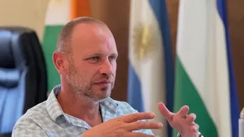 El intendente de Fernández Oro anunció obras de infraestructura, servicios básicos y un nuevo loteo municipal.&nbsp;