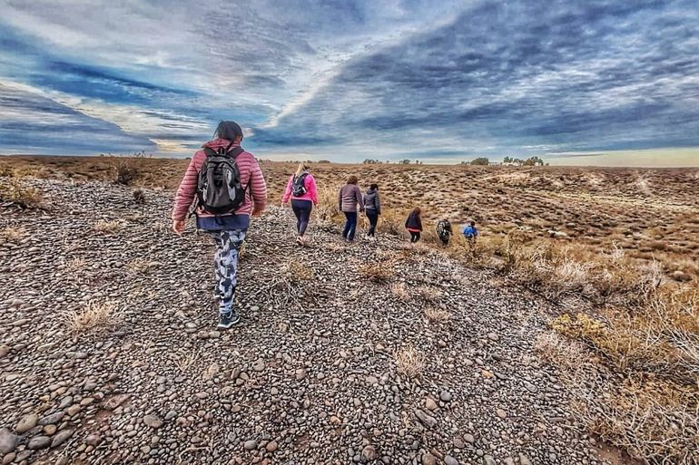 Muchas personas descubren el paisaje que tenían cerca y desconocían. Y sociabilizan con vecinos.