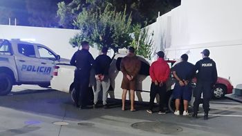 El dueño de la camioneta robada citó al vendedor y fue con la policía. Cuatro hombres fueron detenidos. El dueño de la camioneta robada citó al vendedor y fue con la policía. Cuatro hombres fueron detenidos.