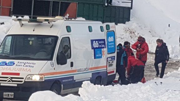 Murió un operario del cerro Catedral por una avalancha
