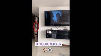 polemica imagen revela que un crack de boca colgo una casaca de river en su casa polemica imagen revela que un crack de boca colgo una casaca de river en su casa