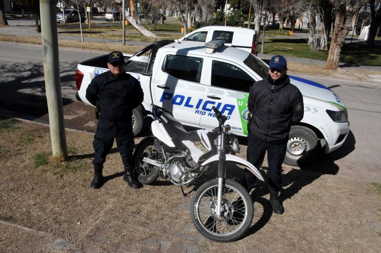 Policías de Cordero recuperaron moto robada a un fotógrafo