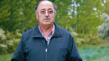 Dante Caballero junto a su perra Ámbar encontraron el cuerpo de Verónica Villar.&nbsp; 