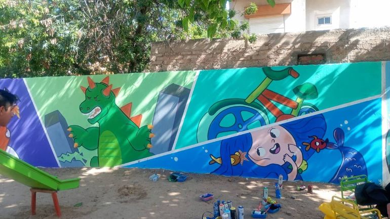 El Proyecto Rompa el vidrio en caso de emergencia” realizó tres murales en distintas instituciones de nivel inicial en Cipolletti. 