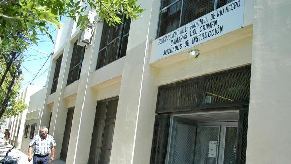 Irá a juicio un preso acusado de violar a su propia hija