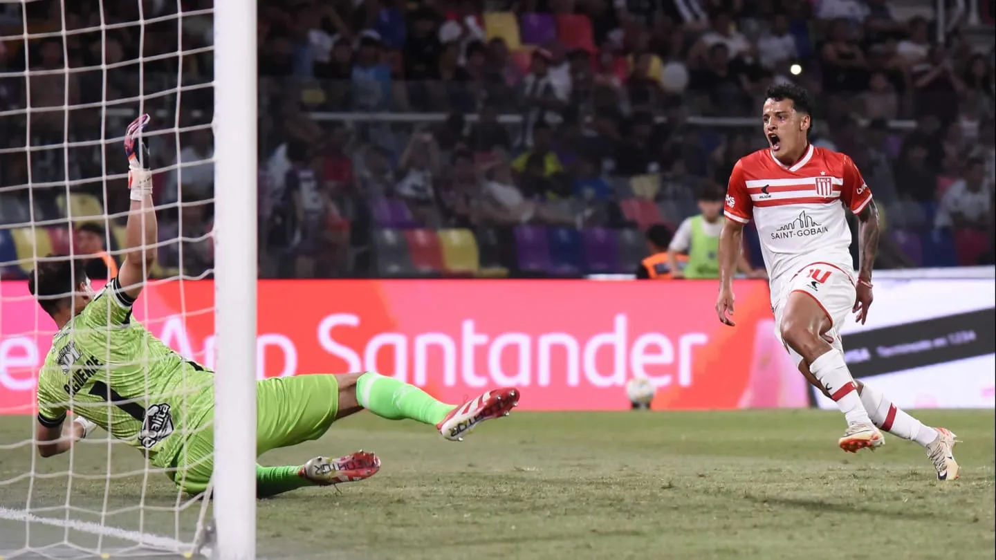 Estudiantes de La Plata ganó con gol de Tiago Palacios.